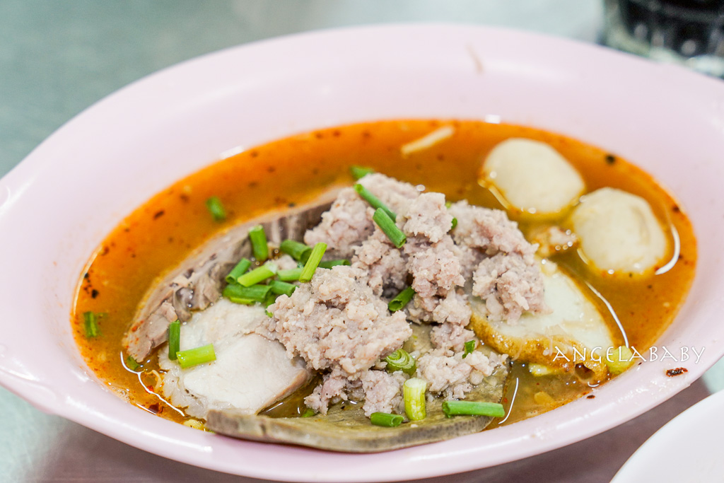 泰國曼谷米其林小吃推薦『榮泰米粉湯』Rung Rueang Pork Noodles รุ่งเรืองก๋วยเตี๋ยวหมู以泰式豬碎肉粿條湯聞名 @梅格(Angelababy)享樂日記