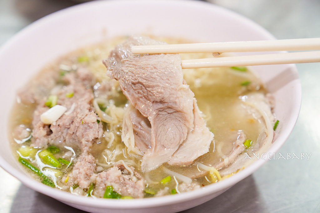 泰國曼谷米其林小吃推薦『榮泰米粉湯』Rung Rueang Pork Noodles รุ่งเรืองก๋วยเตี๋ยวหมู以泰式豬碎肉粿條湯聞名 @梅格(Angelababy)享樂日記