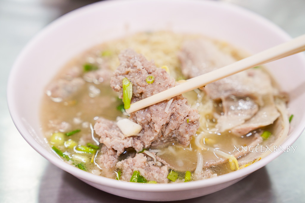 泰國曼谷米其林小吃推薦『榮泰米粉湯』Rung Rueang Pork Noodles รุ่งเรืองก๋วยเตี๋ยวหมู以泰式豬碎肉粿條湯聞名 @梅格(Angelababy)享樂日記