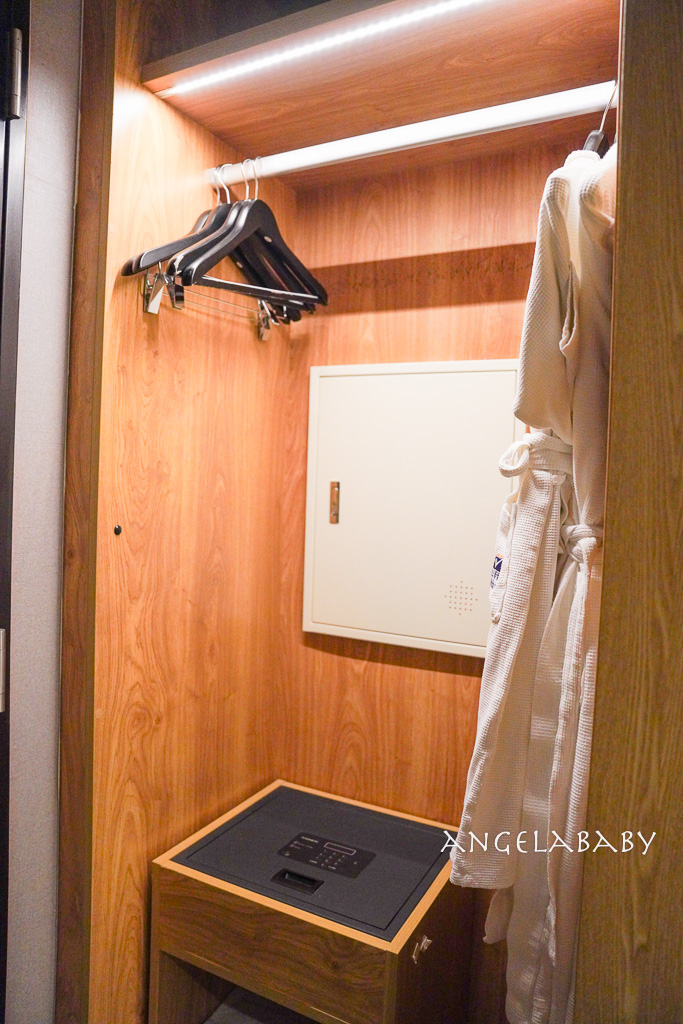 釜山超值住宿推薦『釜山阿德拉飯店 (Hotel Adela Busan)』影島區住宿、走路逛樂天百貨超市 @梅格(Angelababy)享樂日記 釜山超值住宿推薦『釜山阿德拉飯店 (Hotel Adela Busan)』影島區住宿、走路逛樂天百貨超市 @梅格(Angelababy)享樂日記