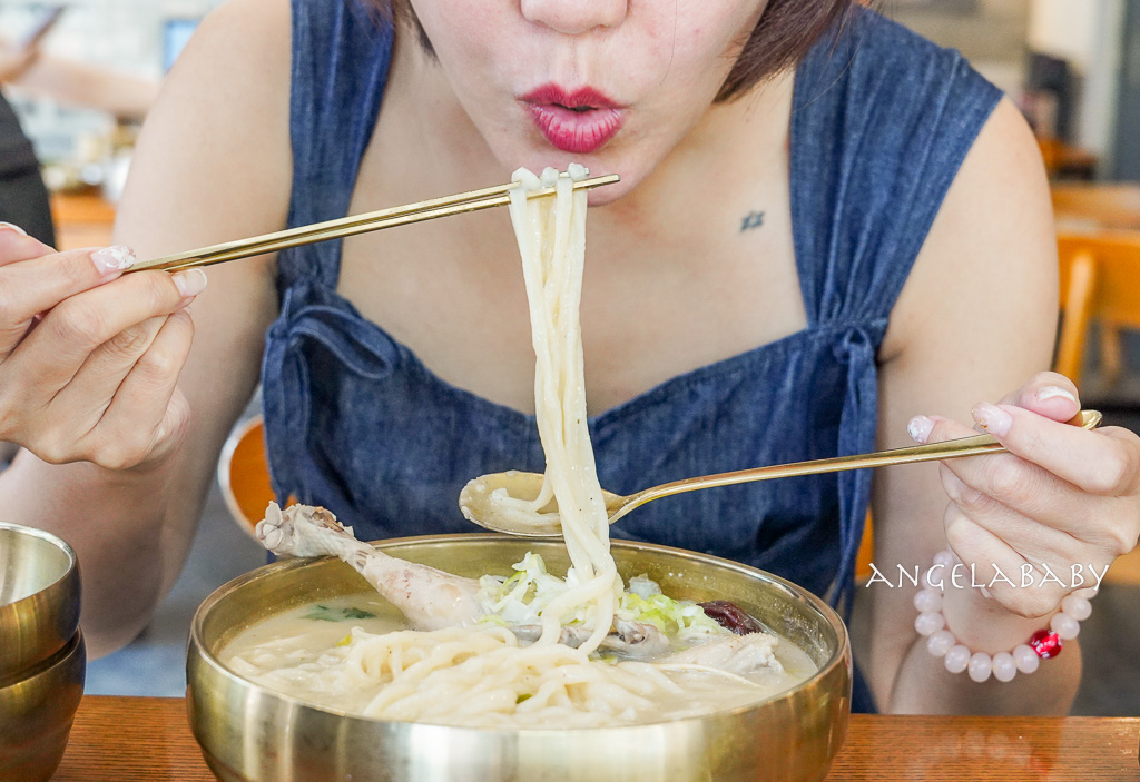 釜山西面美食『玄風雞絲刀切麵 현풍닭칼국수 서면점』巨無霸蔘雞湯麵 @梅格(Angelababy)享樂日記