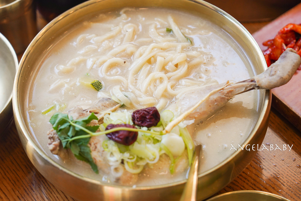 釜山西面美食『玄風雞絲刀切麵 현풍닭칼국수 서면점』巨無霸蔘雞湯麵 @梅格(Angelababy)享樂日記