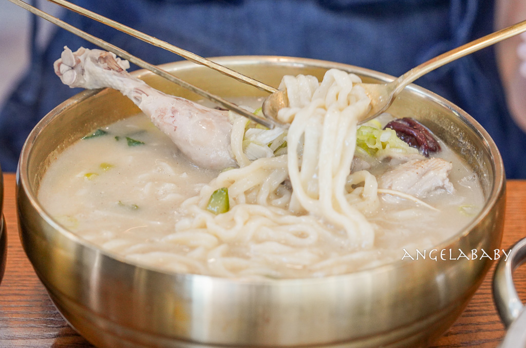 釜山西面美食『玄風雞絲刀切麵 현풍닭칼국수 서면점』巨無霸蔘雞湯麵 @梅格(Angelababy)享樂日記