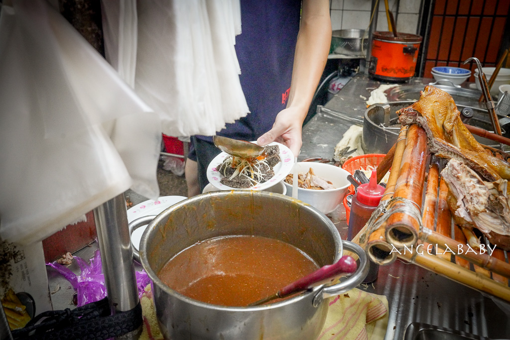 逢甲在地人氣美食『紅燒當歸鴨麵線』菜單、逢甲夜市隱藏版美食推薦 @梅格(Angelababy)享樂日記 逢甲在地人氣美食『紅燒當歸鴨麵線』菜單、逢甲夜市隱藏版美食推薦 @梅格(Angelababy)享樂日記