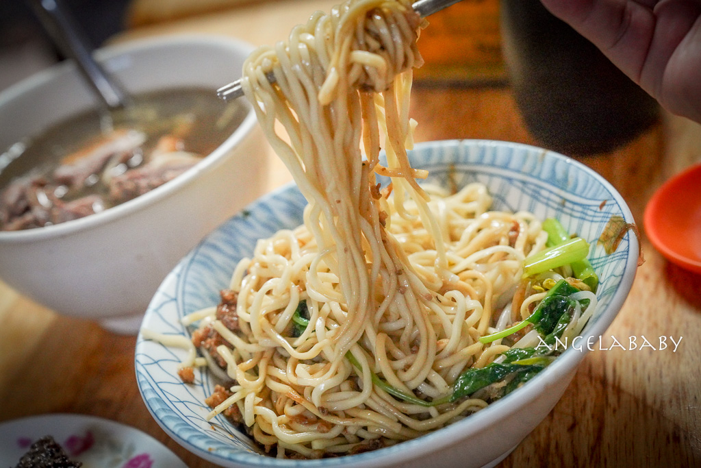 逢甲在地人氣美食『紅燒當歸鴨麵線』菜單、逢甲夜市隱藏版美食推薦 @梅格(Angelababy)享樂日記 逢甲在地人氣美食『紅燒當歸鴨麵線』菜單、逢甲夜市隱藏版美食推薦 @梅格(Angelababy)享樂日記