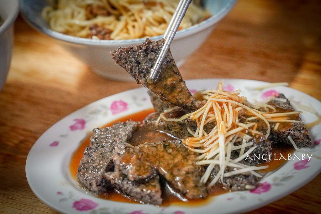 逢甲在地人氣美食『紅燒當歸鴨麵線』菜單、逢甲夜市隱藏版美食推薦 @梅格(Angelababy)享樂日記 逢甲在地人氣美食『紅燒當歸鴨麵線』菜單、逢甲夜市隱藏版美食推薦 @梅格(Angelababy)享樂日記