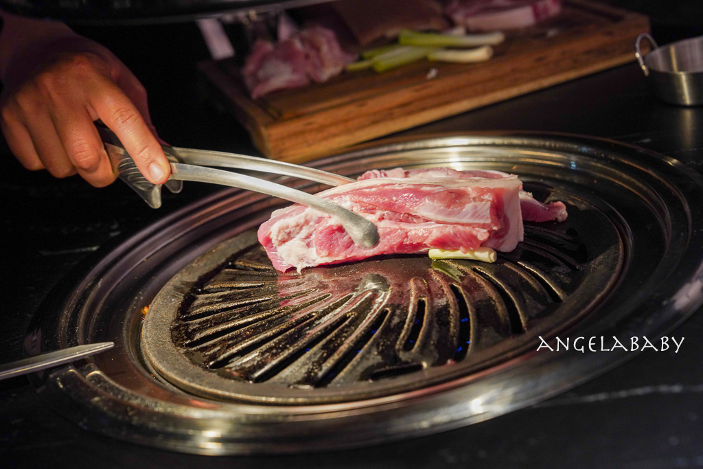 台中新開幕韓式燒肉『BAY Korean BBQ Club』訂位、『單身即地獄』韓星文世勳來台擔任美食總監 @梅格(Angelababy)享樂日記