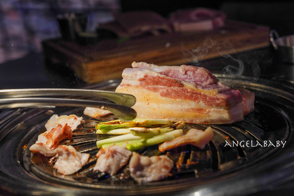 台中新開幕韓式燒肉『BAY Korean BBQ Club』訂位、『單身即地獄』韓星文世勳來台擔任美食總監 @梅格(Angelababy)享樂日記