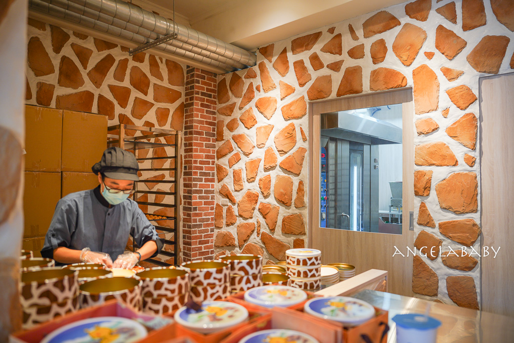 短腿阿鹿宜蘭礁溪店｜礁溪新開幕最可愛的伴手禮、酥鬆化口的曲奇餅、口味限定香濃帕瑪森乳酪曲奇餅 @梅格(Angelababy)享樂日記