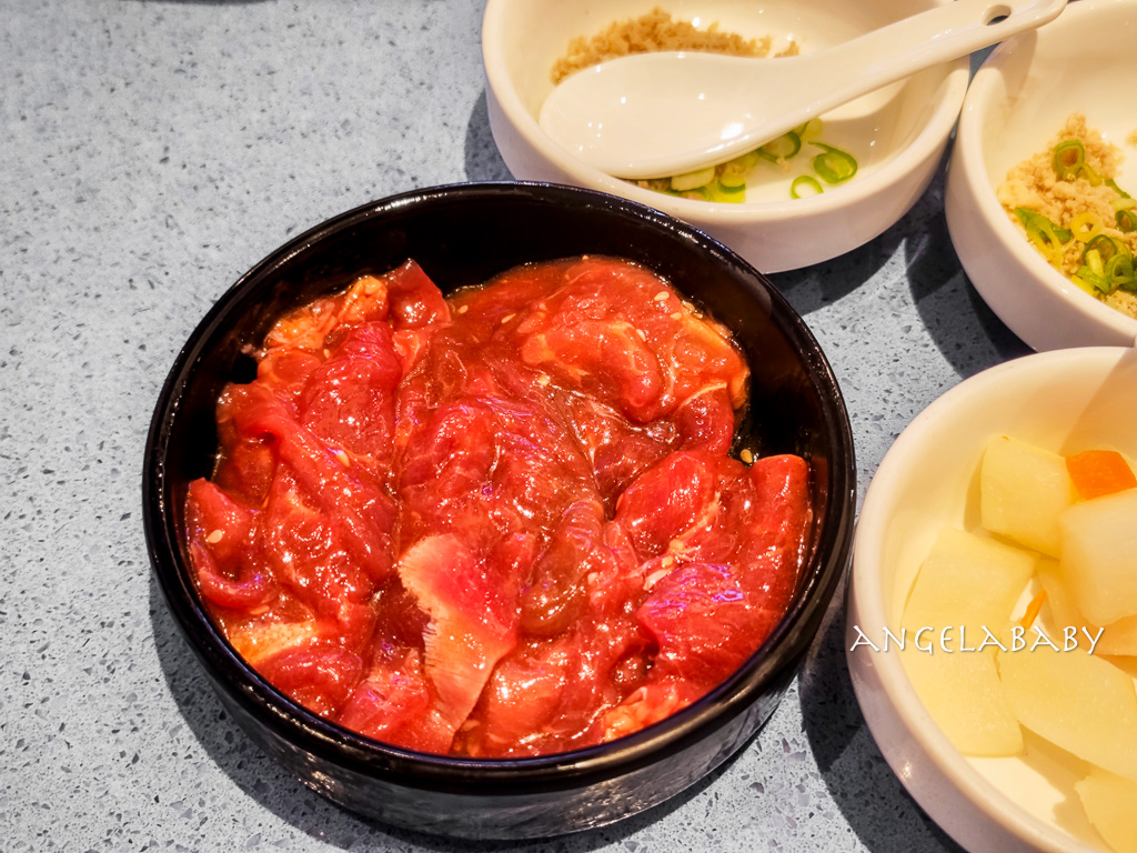 新莊火鍋『海底撈火鍋新莊宏匯店』訂位、新莊副都心站美食、新北麻辣鍋 @梅格(Angelababy)享樂日記 新莊火鍋『海底撈火鍋新莊宏匯店』訂位、新莊副都心站美食、新北麻辣鍋 @梅格(Angelababy)享樂日記
