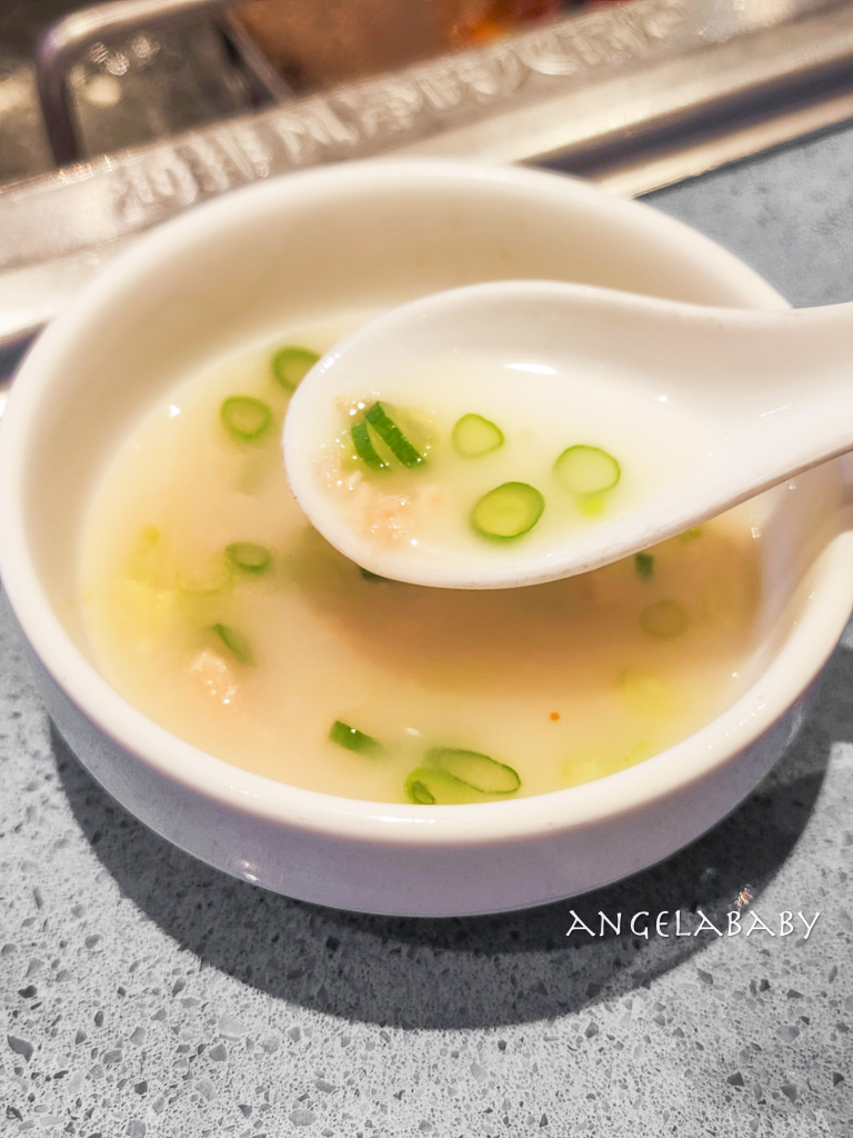 新莊火鍋『海底撈火鍋新莊宏匯店』訂位、新莊副都心站美食、新北麻辣鍋 @梅格(Angelababy)享樂日記 新莊火鍋『海底撈火鍋新莊宏匯店』訂位、新莊副都心站美食、新北麻辣鍋 @梅格(Angelababy)享樂日記