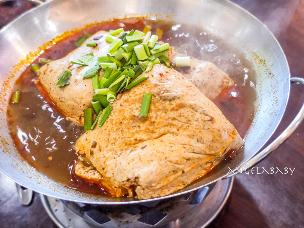 宜蘭壯圍必吃美食【大嵌城甕缸雞】龍眼木爐烤的放山雞、訂位 @梅格(Angelababy)享樂日記