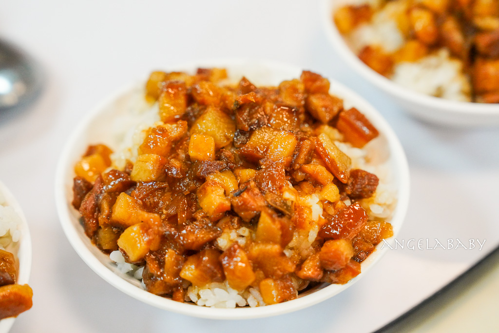 台東美食『海靖甕仔雞』超大金雞母在路口盈門的人氣甕仔雞 @梅格(Angelababy)享樂日記