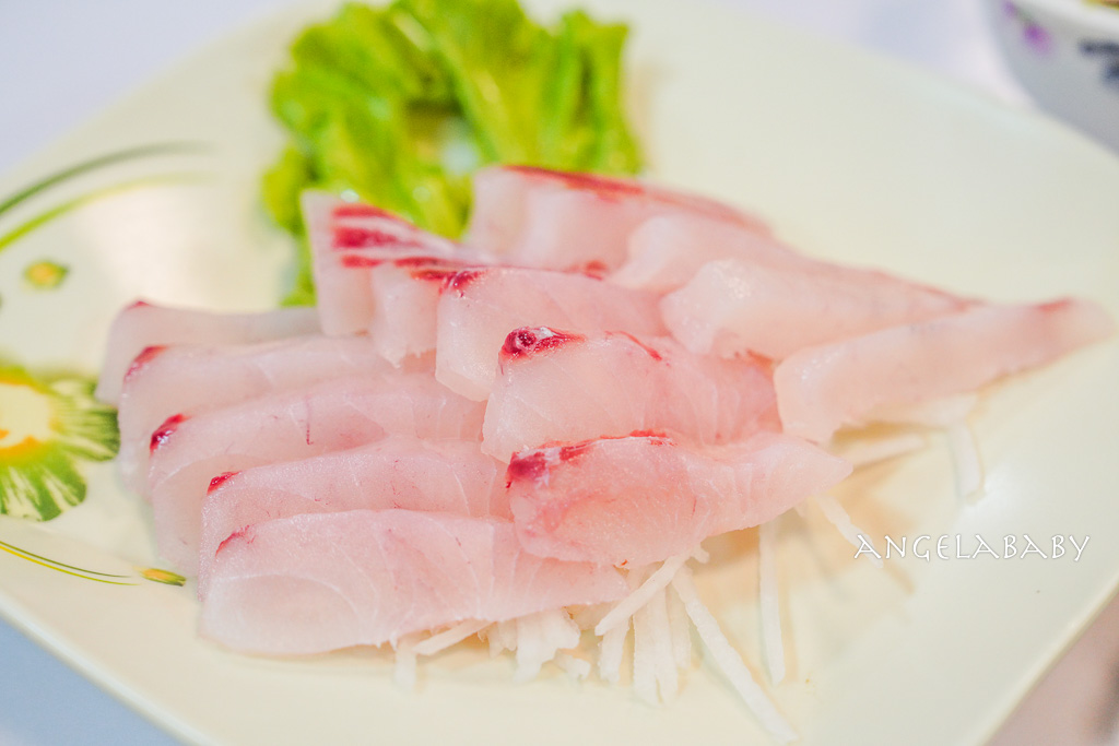 台東美食『海靖甕仔雞』超大金雞母在路口盈門的人氣甕仔雞 @梅格(Angelababy)享樂日記