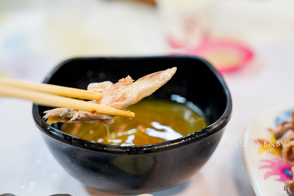 台東美食『海靖甕仔雞』超大金雞母在路口盈門的人氣甕仔雞 @梅格(Angelababy)享樂日記