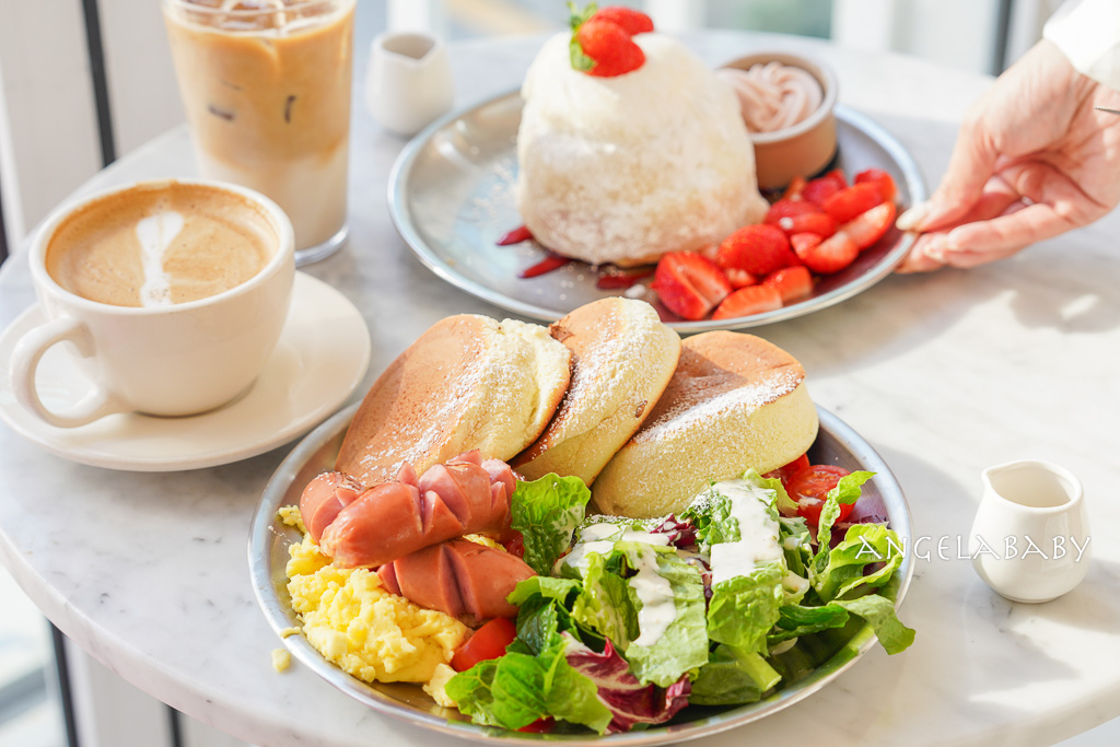 弘大咖啡甜點『라헬의부엌 홍대점』Rachel&#8217;s Kitchen 弘大店 空氣感舒芙蕾、草莓聖代、輕食早午餐 @梅格(Angelababy)享樂日記