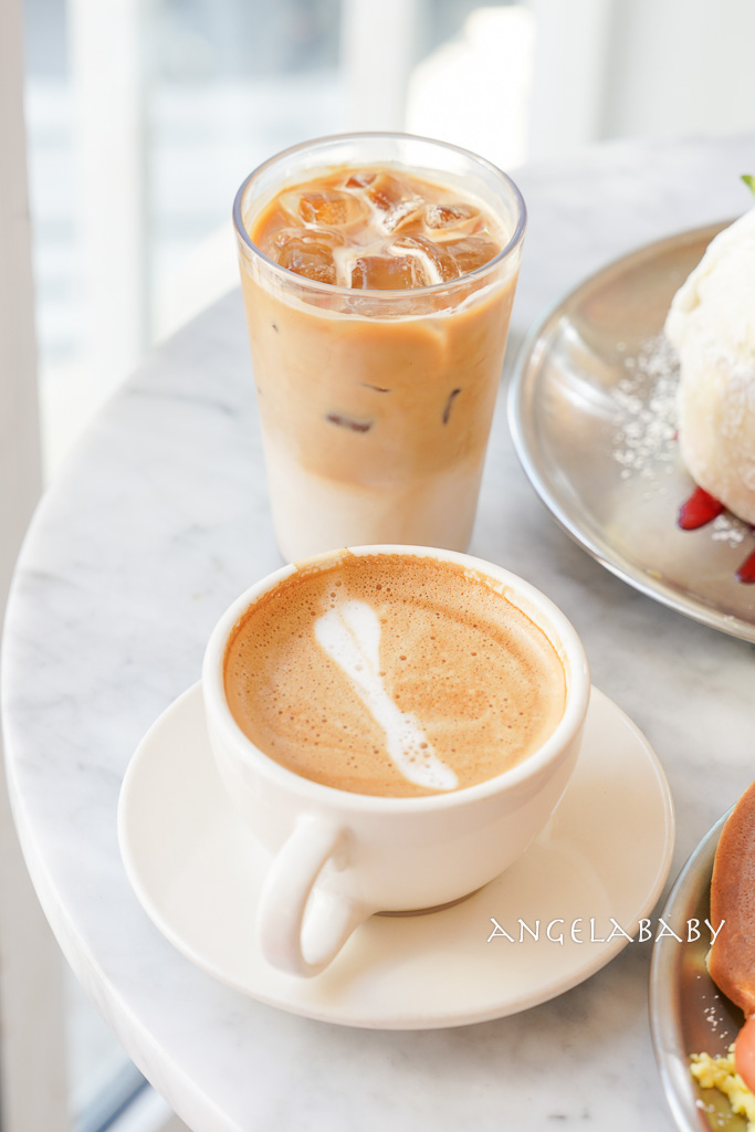 弘大咖啡甜點『라헬의부엌 홍대점』Rachel&#8217;s Kitchen 弘大店 空氣感舒芙蕾、草莓聖代、輕食早午餐 @梅格(Angelababy)享樂日記