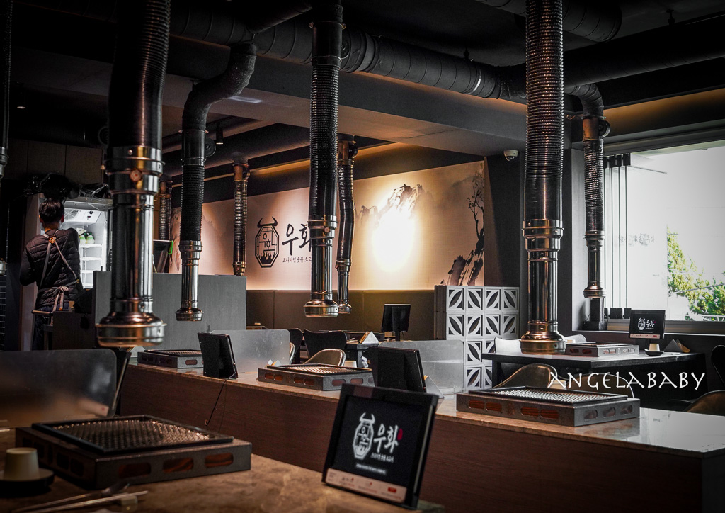 弘大頂級韓牛燒肉『牛肉Hwa弘益大學總店』嚴選『1++no9』韓牛，全程免動手、友善個人吃燒肉 @梅格(Angelababy)享樂日記