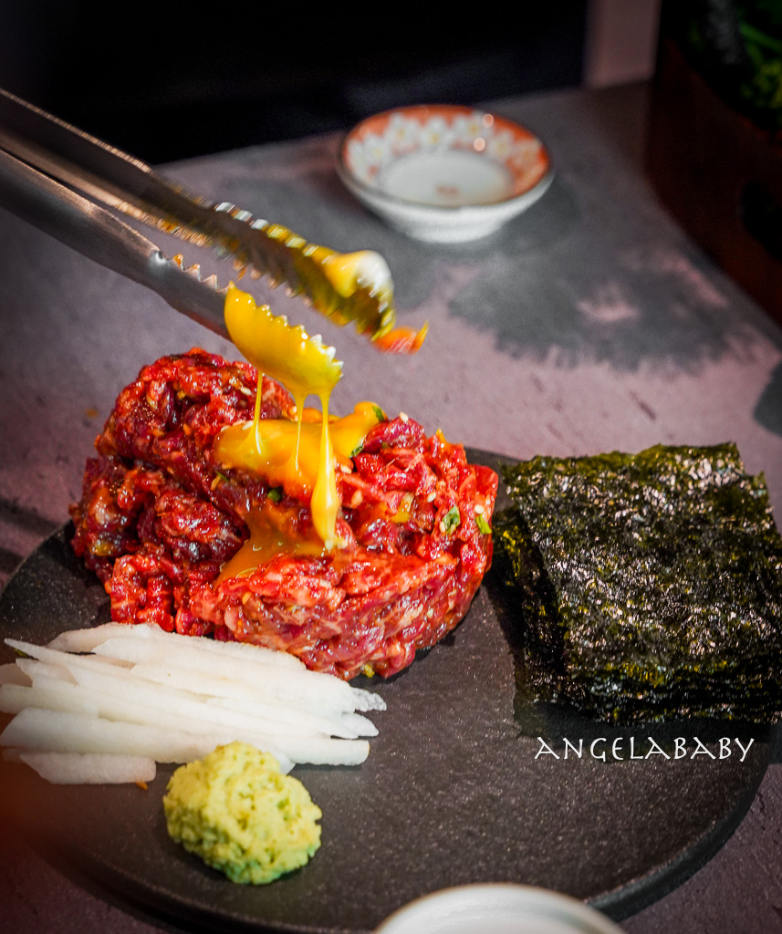 弘大頂級韓牛燒肉『牛肉Hwa弘益大學總店』嚴選『1++no9』韓牛，全程免動手、友善個人吃燒肉 @梅格(Angelababy)享樂日記