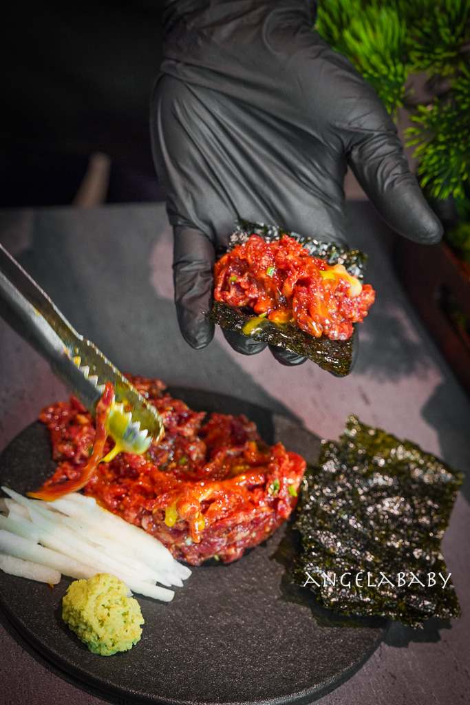 弘大頂級韓牛燒肉『牛肉Hwa弘益大學總店』嚴選『1++no9』韓牛，全程免動手、友善個人吃燒肉 @梅格(Angelababy)享樂日記