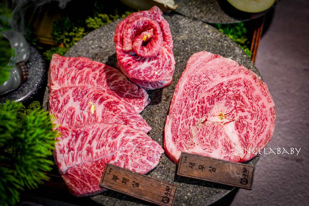 弘大頂級韓牛燒肉『牛肉Hwa弘益大學總店』嚴選『1++no9』韓牛，全程免動手、友善個人吃燒肉 @梅格(Angelababy)享樂日記