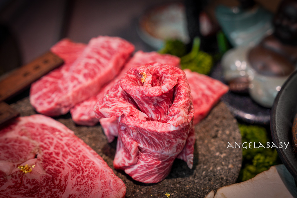 弘大頂級韓牛燒肉『牛肉Hwa弘益大學總店』嚴選『1++no9』韓牛，全程免動手、友善個人吃燒肉 @梅格(Angelababy)享樂日記