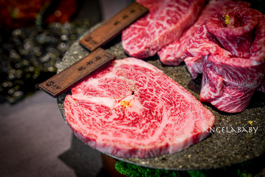 弘大頂級韓牛燒肉『牛肉Hwa弘益大學總店』嚴選『1++no9』韓牛，全程免動手、友善個人吃燒肉 @梅格(Angelababy)享樂日記