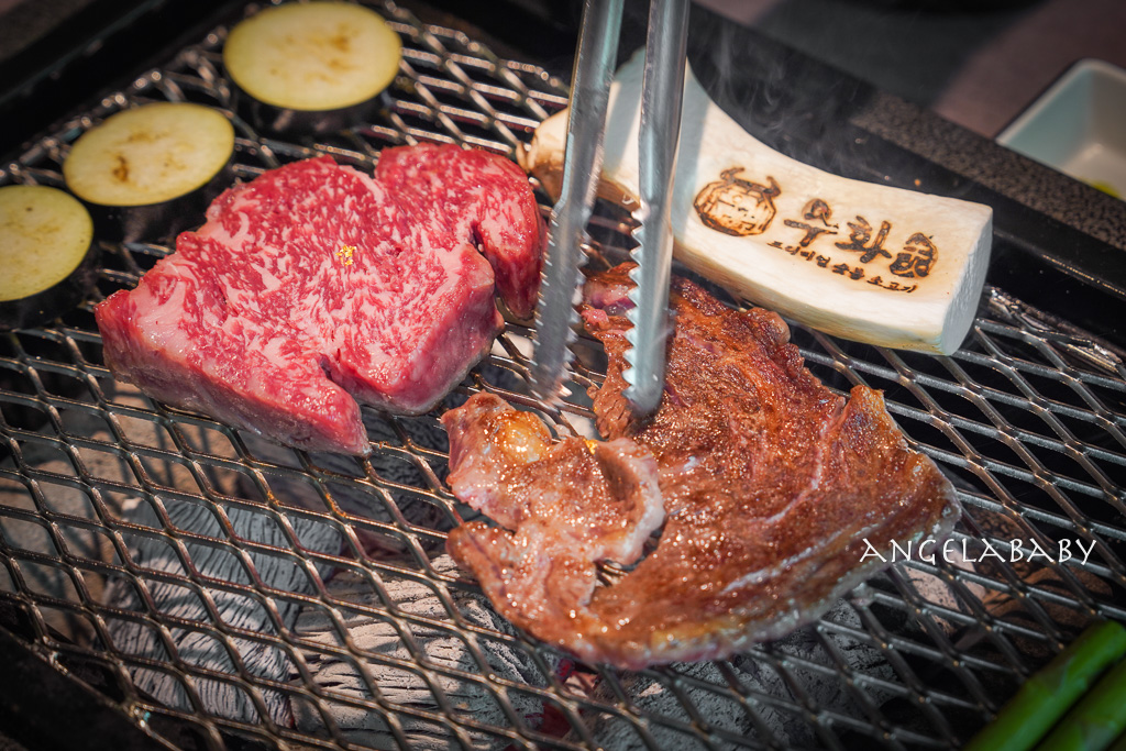 弘大頂級韓牛燒肉『牛肉Hwa弘益大學總店』嚴選『1++no9』韓牛，全程免動手、友善個人吃燒肉 @梅格(Angelababy)享樂日記