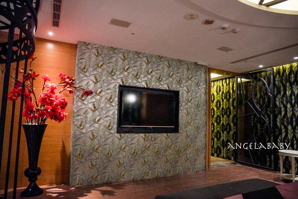 台中市住宿推薦【雲河概念旅館】主題ktv房、泳池房、健身房遊戲間還有免費早餐宵夜 @梅格(Angelababy)享樂日記