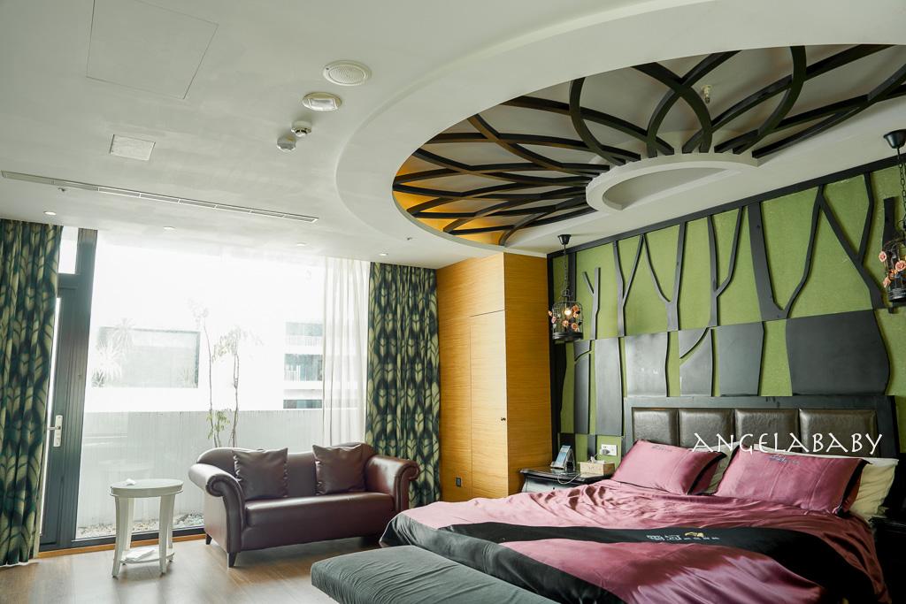 台中市住宿推薦【雲河概念旅館】主題ktv房、泳池房、健身房遊戲間還有免費早餐宵夜 @梅格(Angelababy)享樂日記