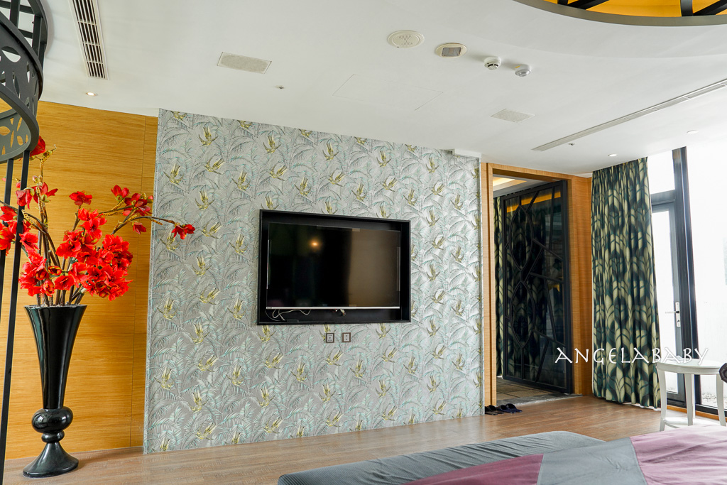 台中市住宿推薦【雲河概念旅館】主題ktv房、泳池房、健身房遊戲間還有免費早餐宵夜 @梅格(Angelababy)享樂日記