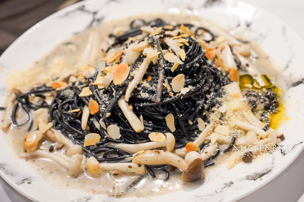 苗栗質感義式餐廳|黑色系料理『烏色咖啡』好吃黑色雞翅、黑色咖啡 @梅格(Angelababy)享樂日記 苗栗質感義式餐廳|黑色系料理『烏色咖啡』好吃黑色雞翅、黑色咖啡 @梅格(Angelababy)享樂日記