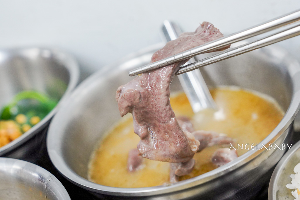 南機場夜市美食『阿男麻油雞』必比登推薦、阿男麻油雞菜單 @梅格(Angelababy)享樂日記