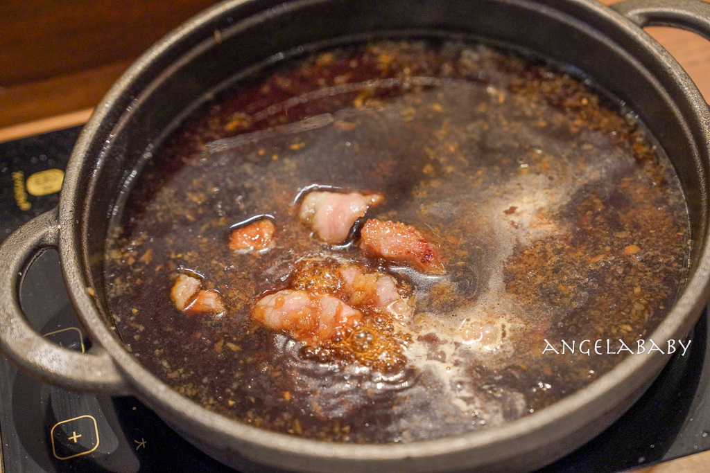 新莊副都心站美食｜宏匯廣場必吃『牛喜壽喜燒水炊鍋』cp質超高和牛壽喜燒、飲料白飯免費吃到飽 @梅格(Angelababy)享樂日記