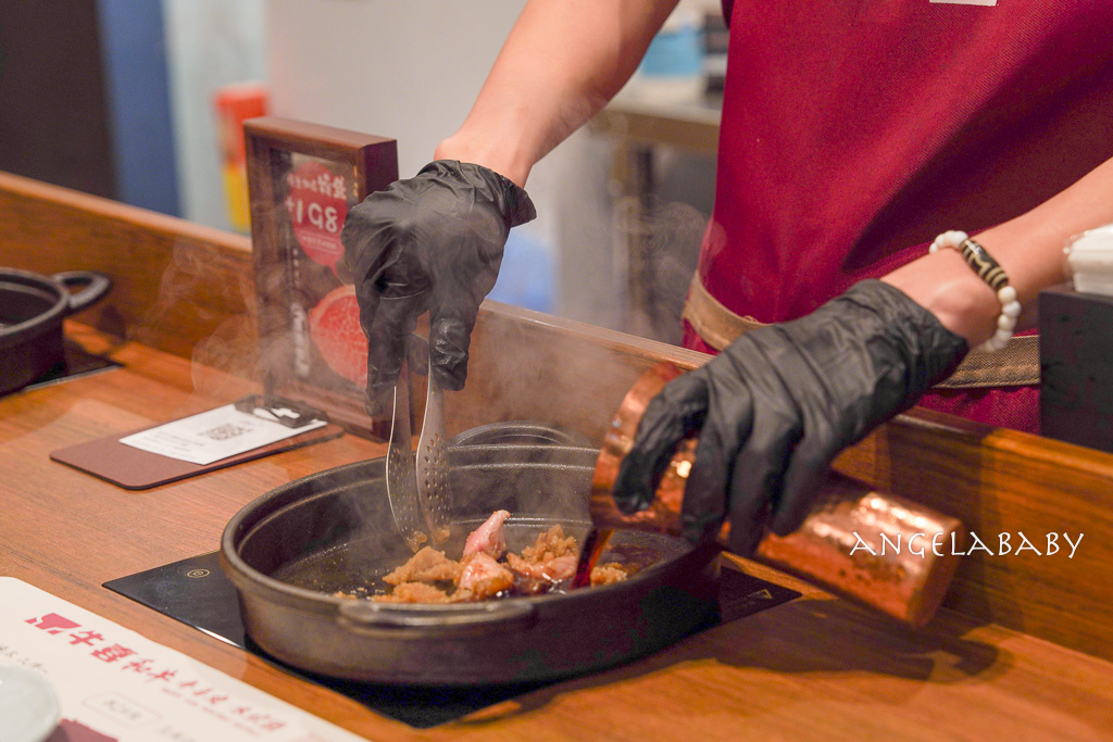 新莊副都心站美食｜宏匯廣場必吃『牛喜壽喜燒水炊鍋』cp質超高和牛壽喜燒、飲料白飯免費吃到飽 @梅格(Angelababy)享樂日記