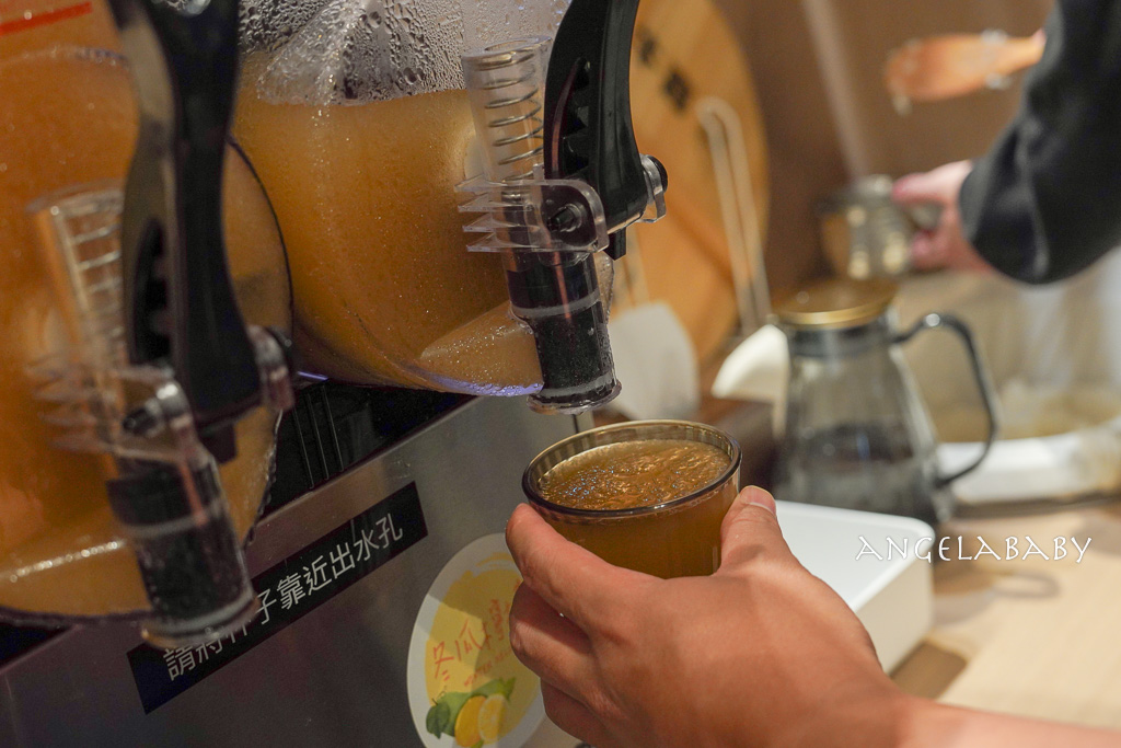 新莊副都心站美食｜宏匯廣場必吃『牛喜壽喜燒水炊鍋』cp質超高和牛壽喜燒、飲料白飯免費吃到飽 @梅格(Angelababy)享樂日記