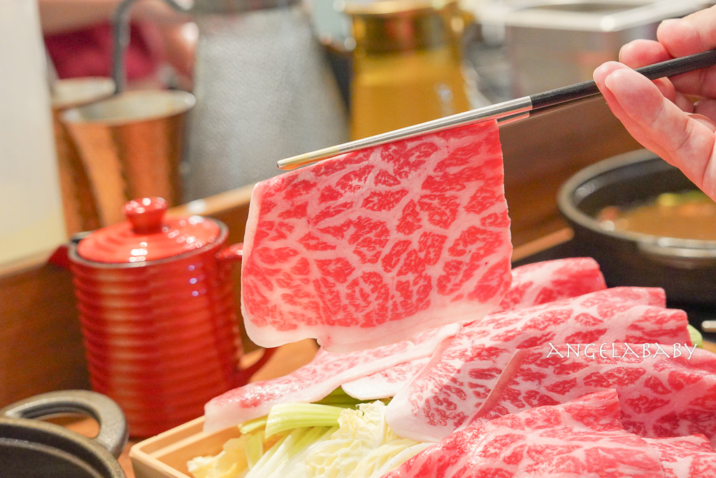 新莊副都心站美食｜宏匯廣場必吃『牛喜壽喜燒水炊鍋』cp質超高和牛壽喜燒、飲料白飯免費吃到飽 @梅格(Angelababy)享樂日記