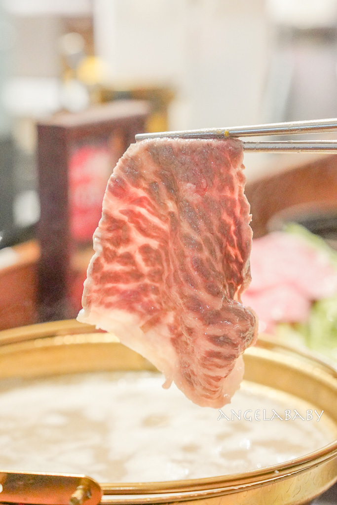 新莊副都心站美食｜宏匯廣場必吃『牛喜壽喜燒水炊鍋』cp質超高和牛壽喜燒、飲料白飯免費吃到飽 @梅格(Angelababy)享樂日記