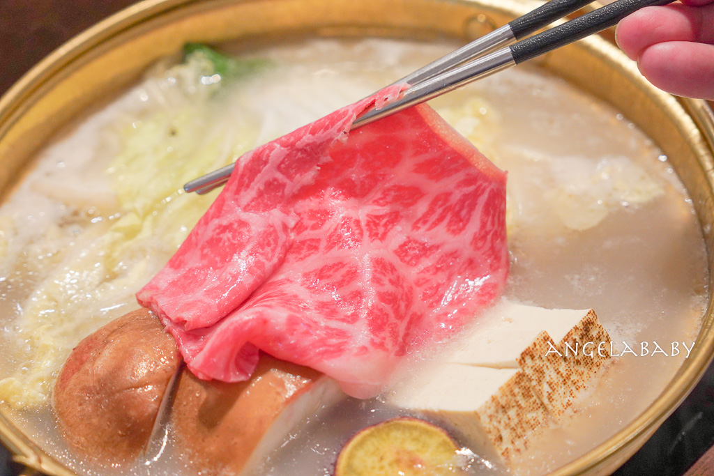 新莊副都心站美食｜宏匯廣場必吃『牛喜壽喜燒水炊鍋』cp質超高和牛壽喜燒、飲料白飯免費吃到飽 @梅格(Angelababy)享樂日記