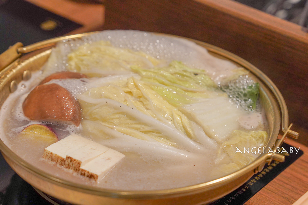 新莊副都心站美食｜宏匯廣場必吃『牛喜壽喜燒水炊鍋』cp質超高和牛壽喜燒、飲料白飯免費吃到飽 @梅格(Angelababy)享樂日記