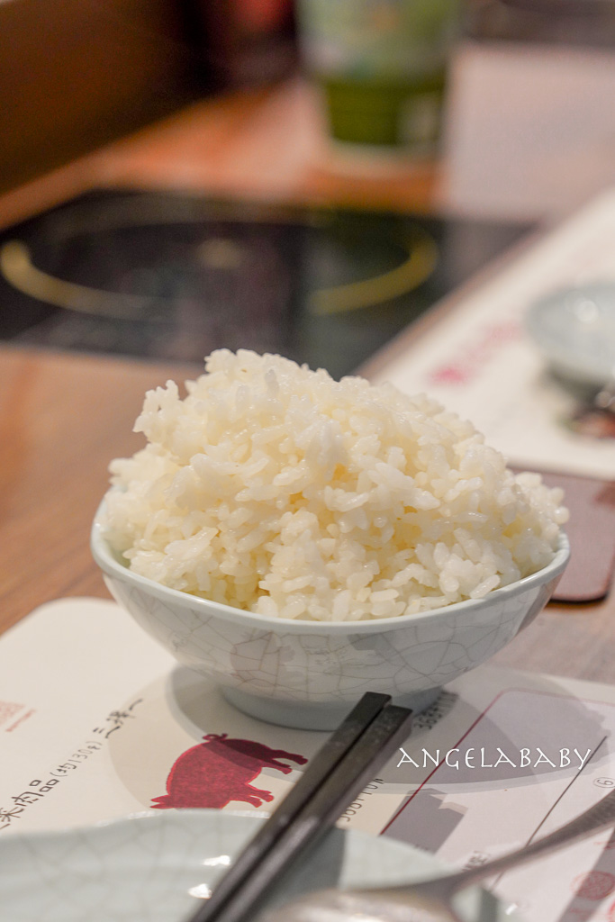 新莊副都心站美食｜宏匯廣場必吃『牛喜壽喜燒水炊鍋』cp質超高和牛壽喜燒、飲料白飯免費吃到飽 @梅格(Angelababy)享樂日記
