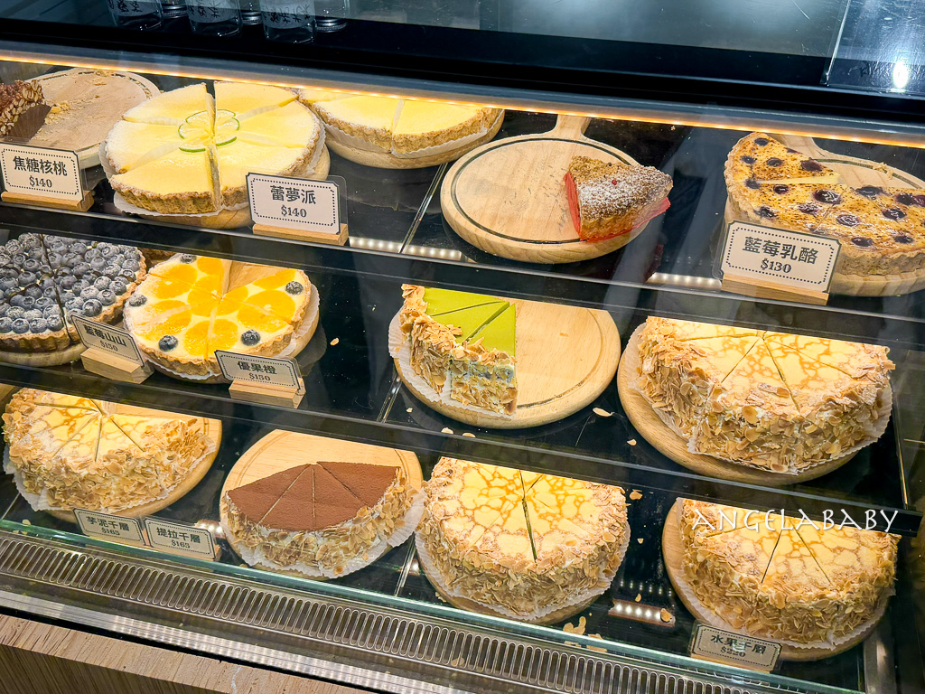 松山火車站 百萬夜景餐廳 ＃amba #台北松山意舍酒店-Que原木燒烤餐廳 ＃跨年 ＃耶誕大餐 ＃約會餐廳 ＃百萬等級西班牙 beech oven 烤爐 @梅格(Angelababy)享樂日記