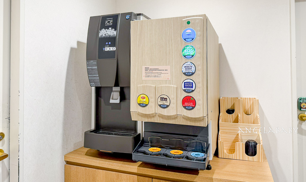 東京上野站住宿『上野御徒町WING精選國際飯店』友善女性的超貼心備品、免費咖啡飲品的交誼廳 @梅格(Angelababy)享樂日記