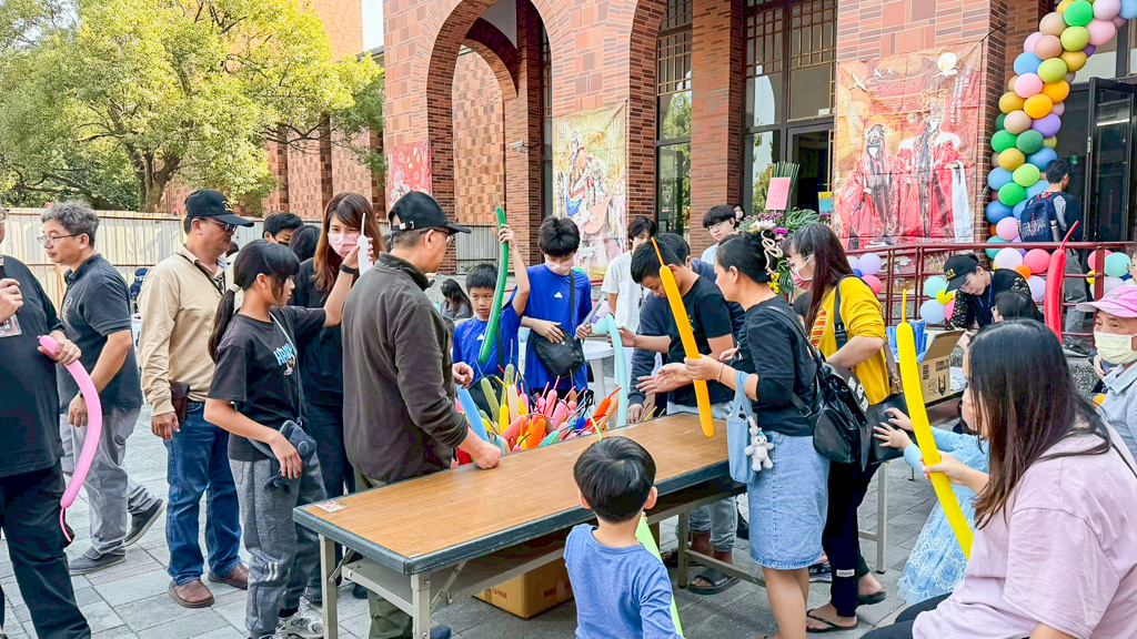 民雄一日遊|全台最大戲偶展『來嘉玩偶』參加活動抽15萬大獎,延伸附近景點美食;民雄鵝肉、日式招待所、絨毛玩偶旗艦館、民雄肉包、嘉義最美星巴克 @梅格(Angelababy)享樂日記 民雄一日遊|全台最大戲偶展『來嘉玩偶』參加活動抽15萬大獎,延伸附近景點美食;民雄鵝肉、日式招待所、絨毛玩偶旗艦館、民雄肉包、嘉義最美星巴克 @梅格(Angelababy)享樂日記
