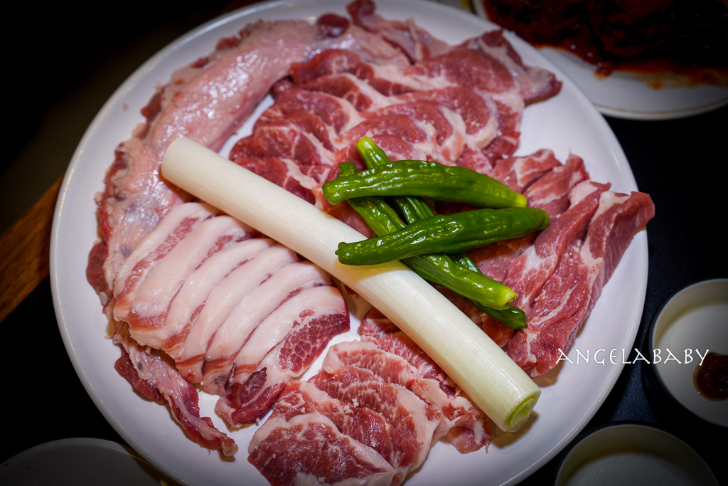 孔德站美食｜韓國炭火燒肉推薦『Yeongdong炭火家（영동숯불집）』 @梅格(Angelababy)享樂日記