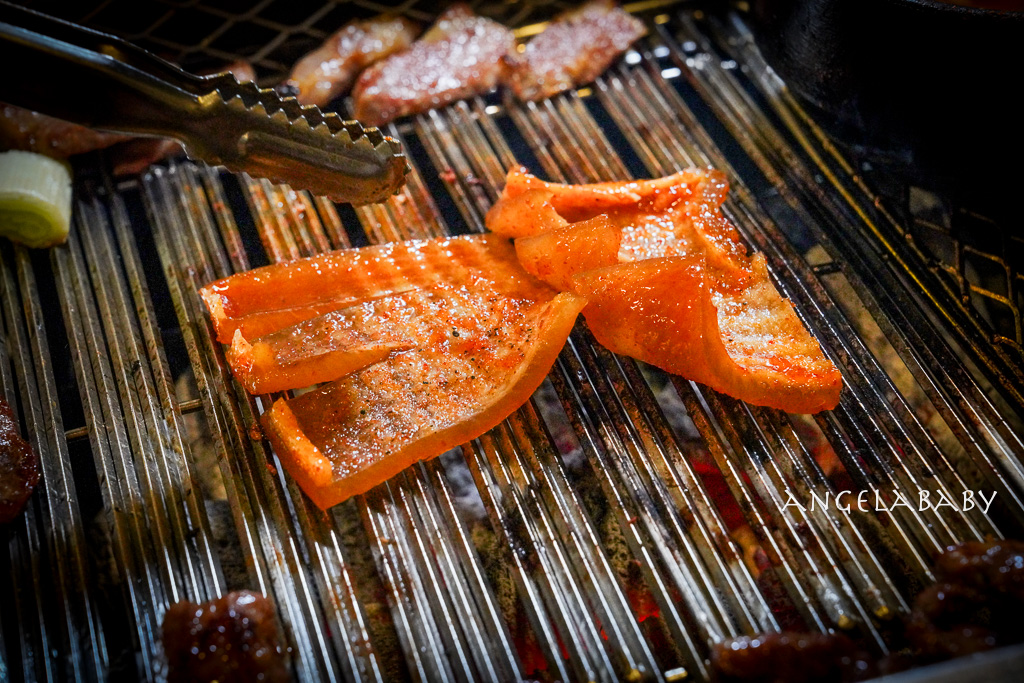 孔德站美食｜韓國炭火燒肉推薦『Yeongdong炭火家（영동숯불집）』 @梅格(Angelababy)享樂日記