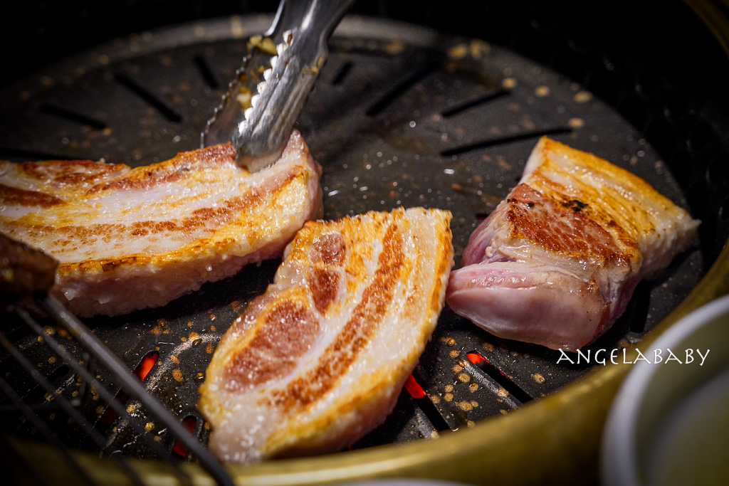 首爾乙支路三街美食『金豚屋乙支路店(금돈옥 을지로점)』免動手吃韓國燒肉 @梅格(Angelababy)享樂日記