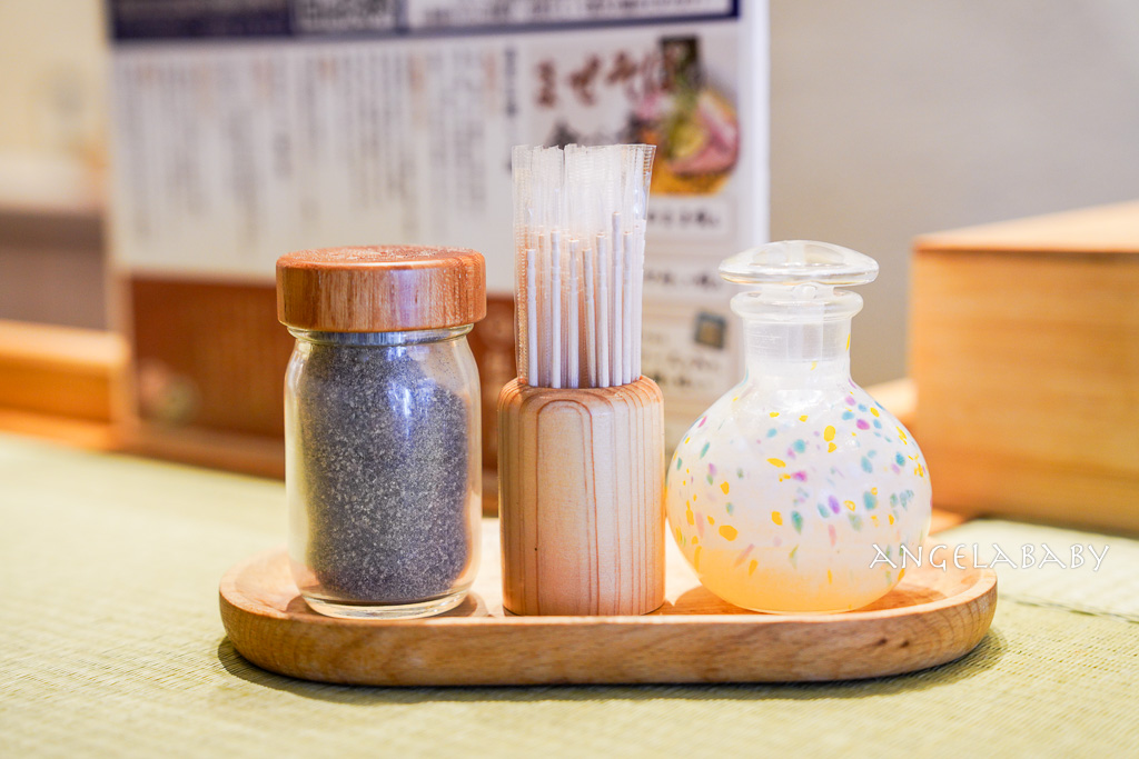 東京築地超濃牡蠣拉麵『牡蠣と貝』tabelog3.68、一天只休息一小時的超狂發拉麵店 @梅格(Angelababy)享樂日記