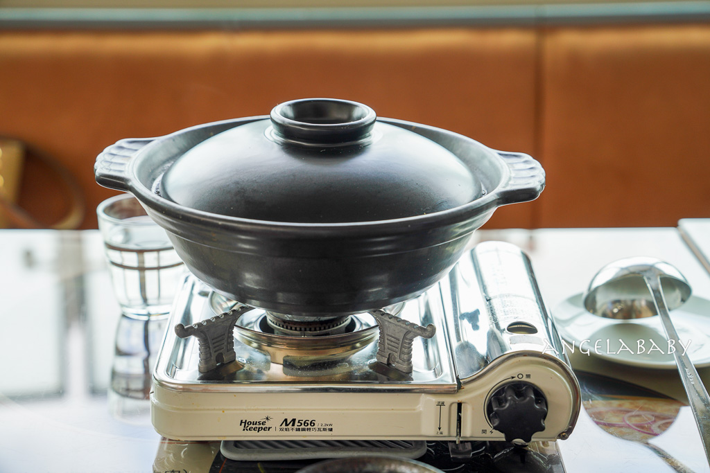 新北板橋高空景觀餐廳「Asia49亞洲料理及酒廊」限時推出亞洲鍋物、金湯酸菜鱸魚鍋、青檸香茅羊腩鍋 @梅格(Angelababy)享樂日記