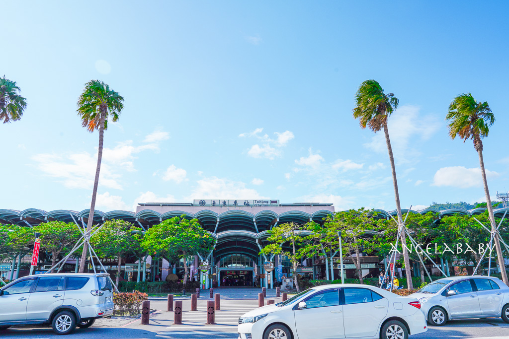 台灣最夢幻的鐵道旅行『三麗鷗萌旅號』吃喝玩樂一次滿足、獨一無二的移動式樂園、免費KTV唱到飽 @梅格(Angelababy)享樂日記